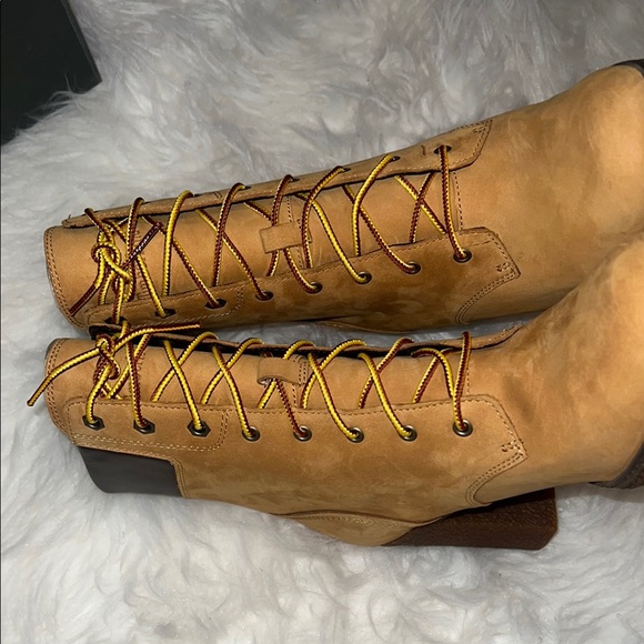 Timberland Women's Brown Lace-Up Boots - Picture 9 of 16